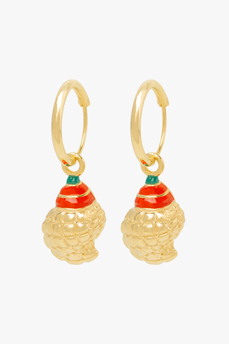 Crown Shell Hoop Earring Gold Plated - Image 4