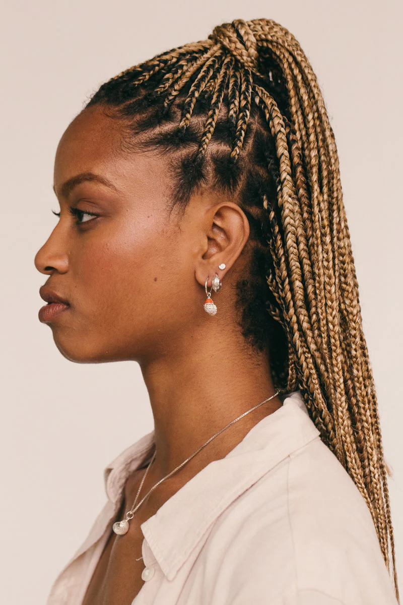 Crown Shell Hoop Earring Silver - Image 5