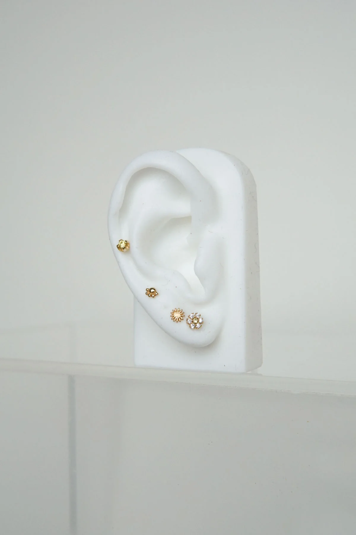 Kissed by the sun stud gold plated - Image 3