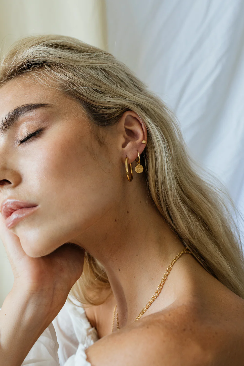 Kissed by the sun stud gold plated - Image 7